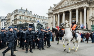 22-ма терористи, свързани с атаките в Париж и Брюксел, са на свобода