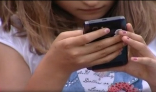 Деца получават съобщения със смъртни заплахи