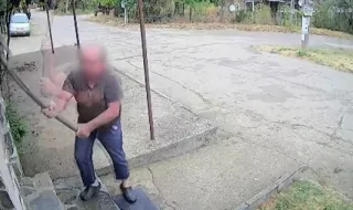 Мъж с брадва заплашва жители в Бели извор