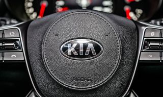 Стотици хиляди коли Kia с неработещи въздушни възглавници