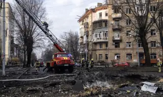 Отломки от свален руски дрон раниха 12 души край град Днепър