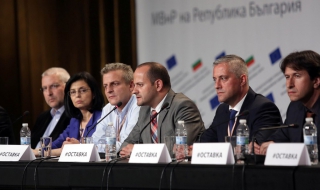 Радан Кънев: Орешарски е бивш премиер
