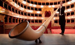 Триметров алпийски рог дебютира като солов инструмент в зала „България“ 