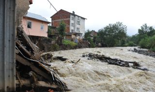 Евакуират при нужда градове и села край Огоста