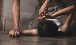 Жената на пернишкия прокурор е изпаднала в безсъзнание след побоя от мъжа й