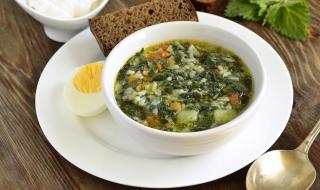 Рецепта на деня: Пролетна супа с лапад и коприва