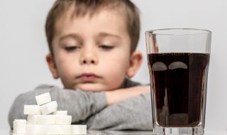 Какво причиняват сладките напитки на децата