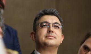 Николай Слатински: Предаваме Македония за сметка на Албания