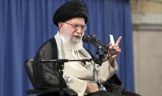 Иран: Напада ни най-престъпното правителство на САЩ