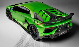 Lamborghini се насочва от V12 директно към ток