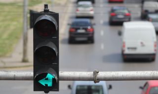 ИПБ: Премахването на мигащия зелен светофар в София е увеличило ПТП-тата с 15%