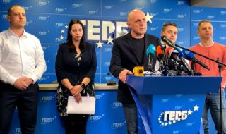 Томислав Дончев: Няма да носим ковчег до дома на премиера