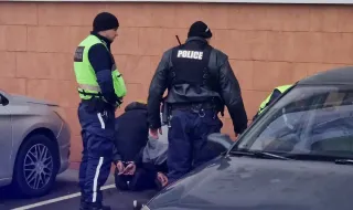 Задържаха 12 мигранти, укрити в камион на „Дунав мост“ при Видин
