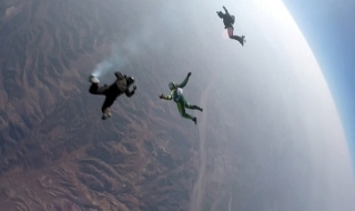 Исторически скок без парашут от 7600 метра (ВИДЕО)