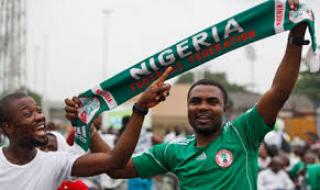 Нигерийци шокираха, искат с кокошки на стадиона