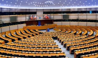 Свалиха имунитета на унгарски евродепутат