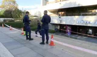 Разследват инцидента с падналото с парапет на НДК момче