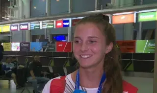 Росица Денчева се класира за финала на двойки, но отпадна на сингъл в Швейцария