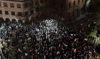 Граждани се събират на нови протести в София и в други големи градове (СНИМКИ)