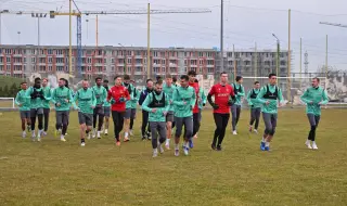 Ботев Пловдив започна зимна подготовка с минута мълчание в памет на Димитър Пенев