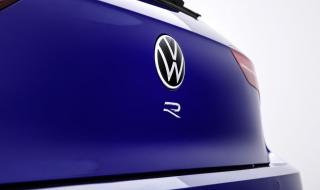 Иновационно двойно предаване за най-мощния Golf в историята