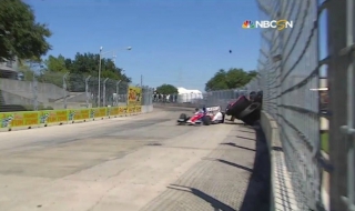 Тежка катастрофа на „Индикар“, 13 ранени (ВИДЕО)