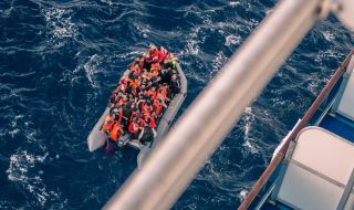 Франция прие кораб с мигранти, прогонен от Италия