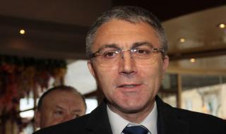 Карадайъ: Борисов да отстрани разследваните министри