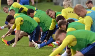 Повече от 1000 украински бежанци гледаха тренировка на националния си тим в Германия