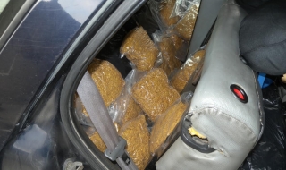 Задържаха близо 100 кг тютюн