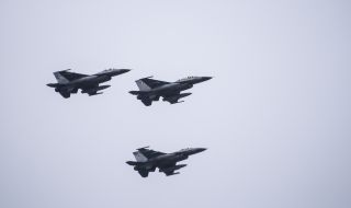 20 украински пилоти ще преминат първоначално обучение за F-16 във Великобритания