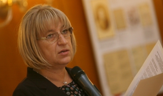 Цачева: Криминализирането на неплащането на заплати е твърде крайно