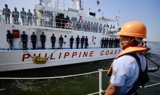Филипинският външен министър заяви, че страната иска да преговаря с Китай относно Южнокитайско море