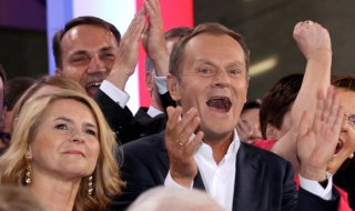 Туск с историческа победа на вота в Полша