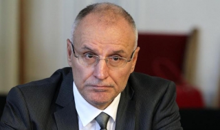 Димитър Радев обеща стрес тестове на банките