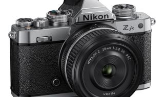 Nikon представи „кроп“ камера с ретро дизайн 