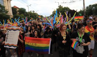Без инциденти протича шествието на "София прайд"