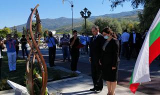 В Охрид откриха паметник на загиналите българи с кораба "Илинден"