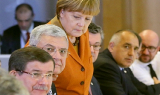 Ангела Меркел в ъгъла на срещата на ЕС