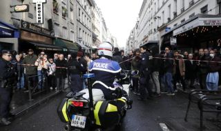 Стрелецът от Париж не за първи път напада чужденци