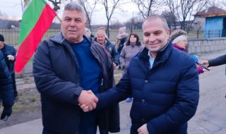 Вдигнаха блокадата! Гроздан Караджов обеща бърз ремонт на пътя Гълъбово - Мъдрец