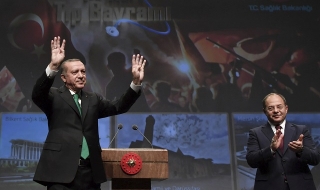 Берлин: Анкара играе театър заради референдума