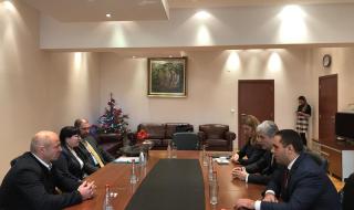 Трима министри се срещнаха с Марк Жирардели