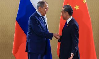 Китай похвали Русия за това, че се противопоставя на ядрена война