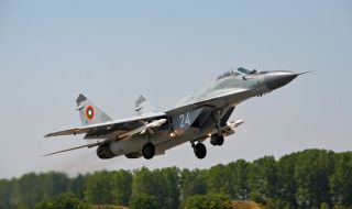 Български изтребител МиГ-29 е паднал в Черно море. Издирват пилота