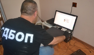 Разбиха група, изготвяла фалшиви документи