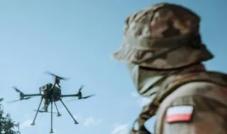 Военен дрон падна върху частен имот край Варшава