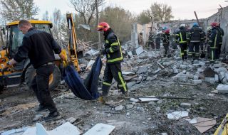 Една от най-смъртоносните атаки от началото на инвазията: така изглежда украинското село Гроза