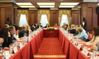 Ангелкова: Очакваме да отчетем 11 млн. туристи до края на годината