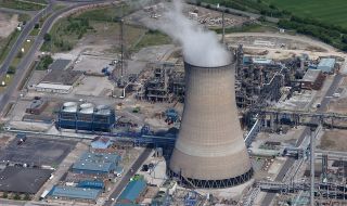 Германия в последна фаза за спиране на ядрената енергетика, затварят 3 централи